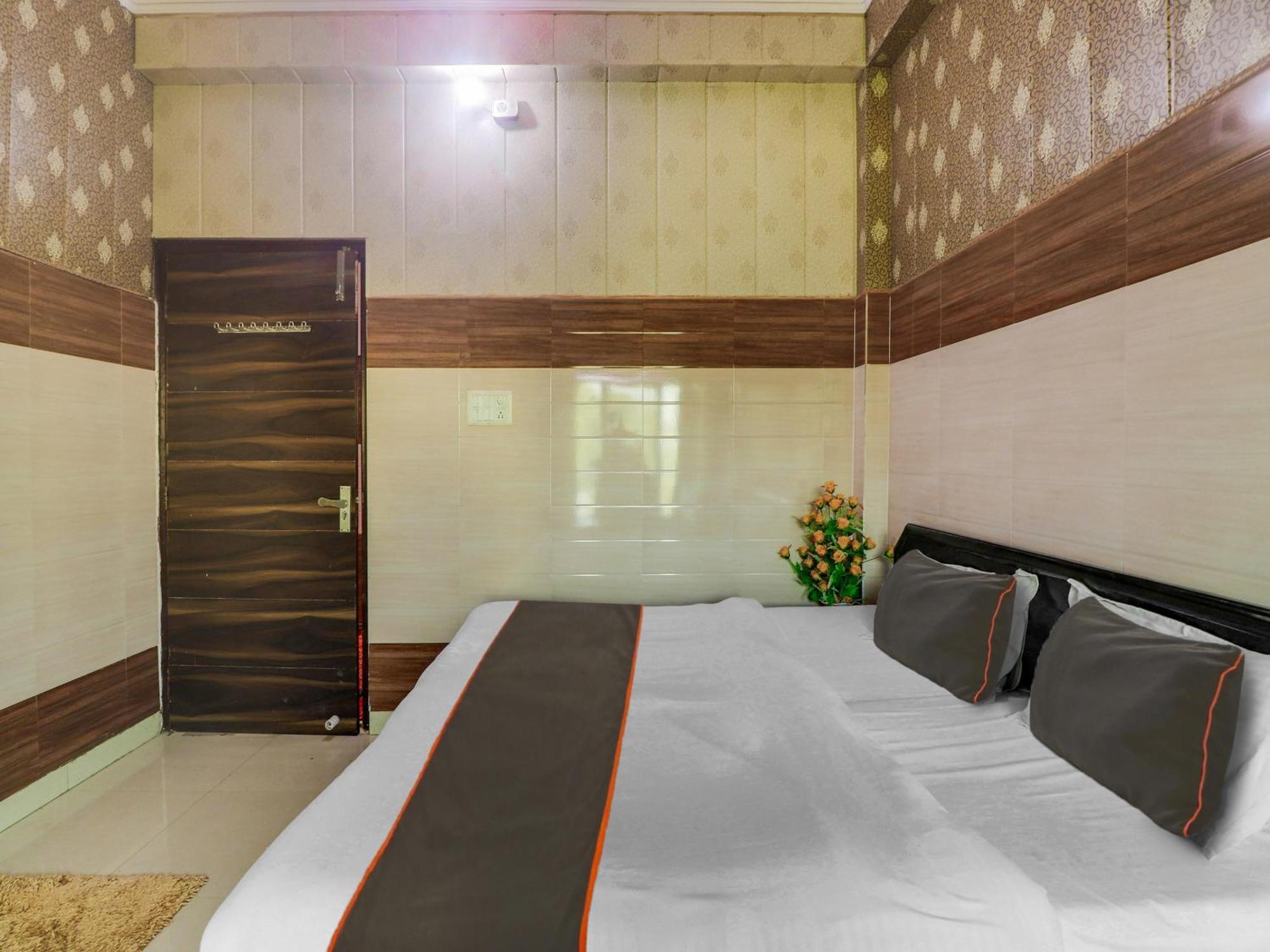 Hotel Collection O Paradise And Restaurant Kashipur Esterno foto